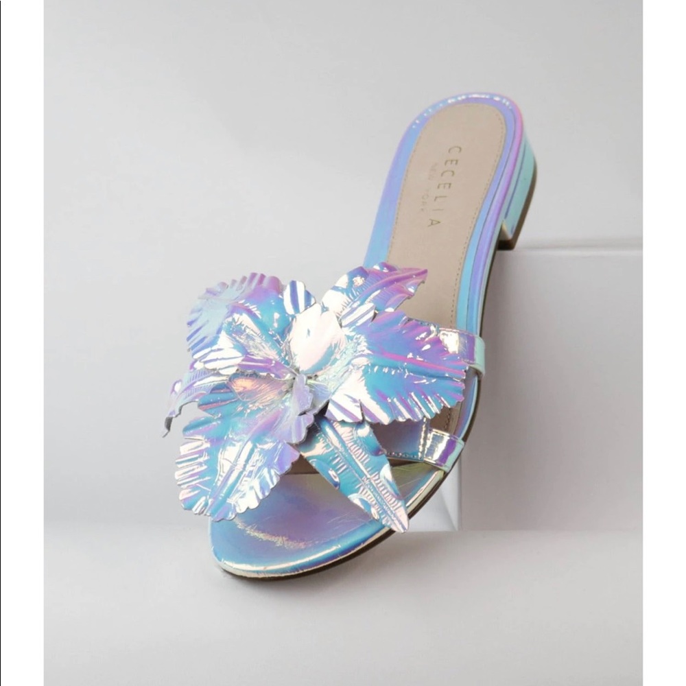 New Without Tags- Alabaster Lila Sandal